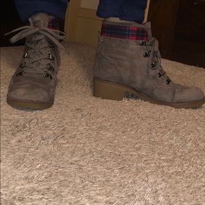 Barely worn Tommy Hilfiger boots